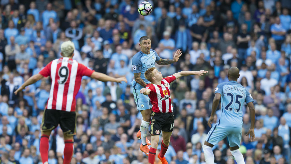 Kolarov: zagueiro (Foto: AP)