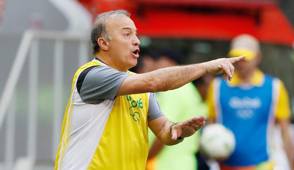 Sem receber h&aacute; tr&ecirc;s meses, t&eacute;cnico da Argentina sub-23 dispara: &ldquo;&Eacute; de chorar, mas a realidade&rdquo;