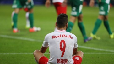 Red Bull Salzburg toma gol no fim e vê seu sonho de ir à Champions ruir pela oitava vez