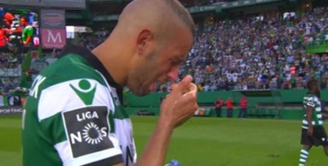 Slimani se despediu como um ídolo: com gol no clássico e lágrimas para a torcida