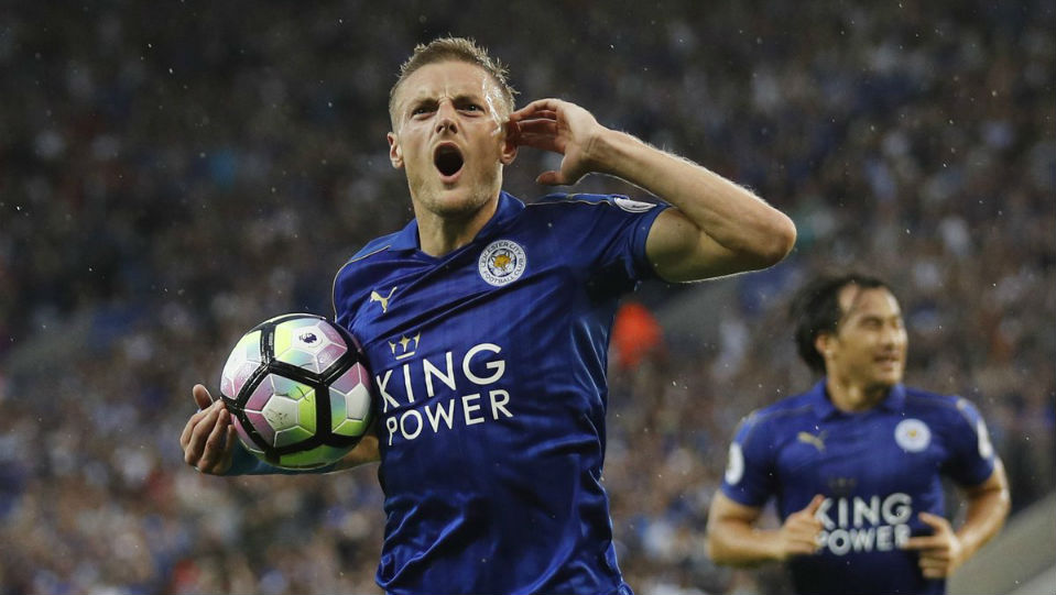 Leicester finalmente vence, e com direito a belo gol ao melhor estilo de Vardy
