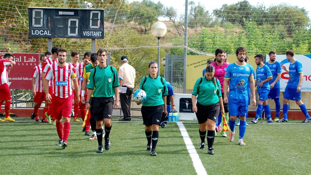 At&eacute; quando? &Aacute;rbitra espanhola teve que pausar jogo depois de ouvir um &ldquo;vai lavar a lou&ccedil;a&rdquo;