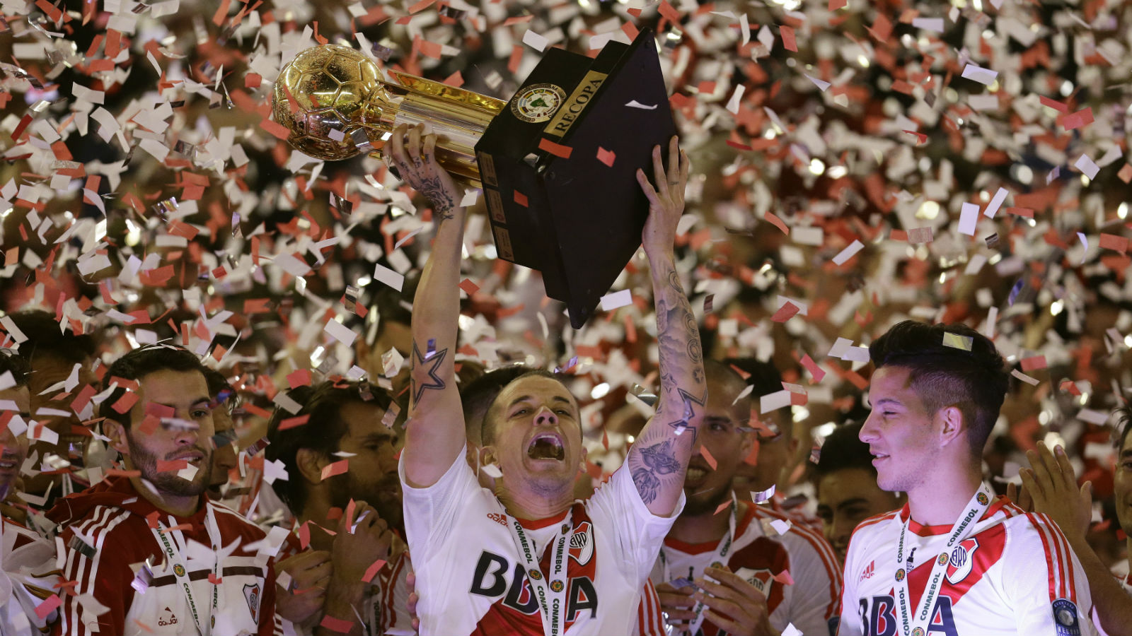 Conmebol prop&otilde;e &agrave; Uefa a cria&ccedil;&atilde;o de uma &lsquo;supercopa intercontinental&rsquo; entre clubes