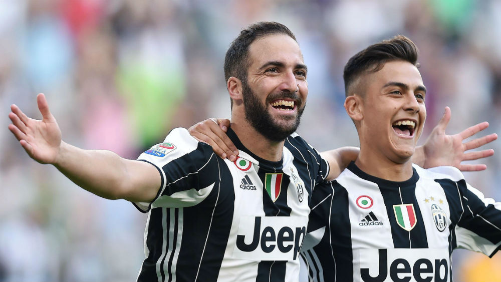 Higua&iacute;n, da Juventus (Foto: AP)