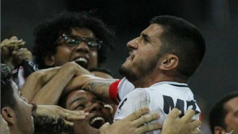 Santa contou com her&oacute;i improv&aacute;vel e eliminou o Sport no primeiro duelo internacional