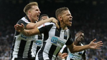 Dois gols após os 50 do 2° tempo e o Newcastle buscou uma virada inacreditável na Championship