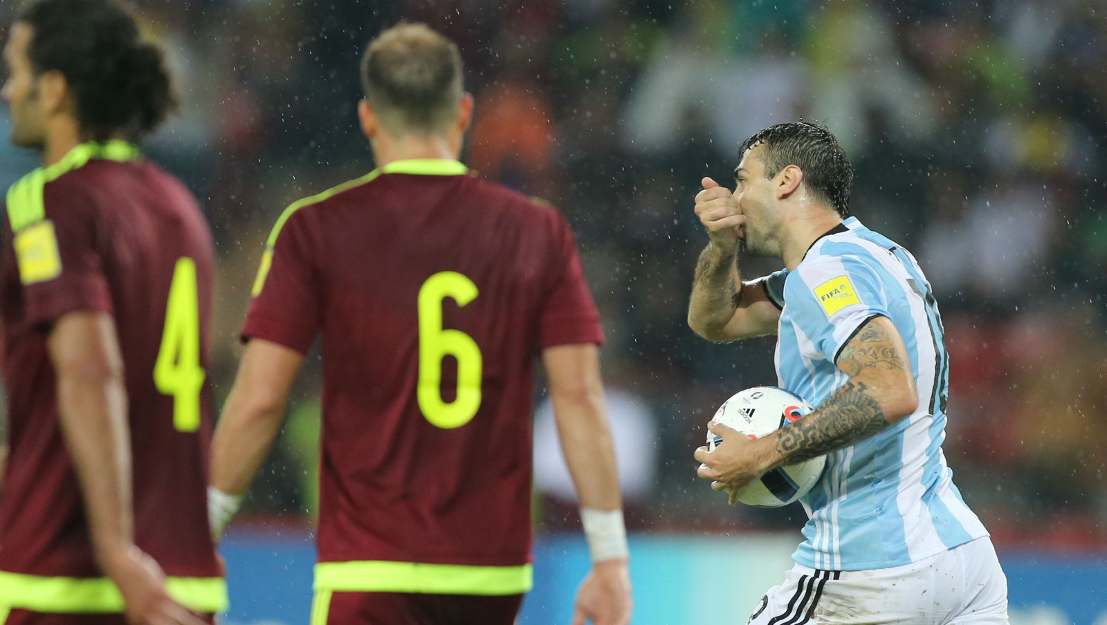 Diante do brilho da Venezuela, a Argentina ficou satisfeita em arrancar o empate