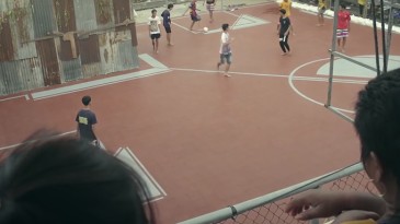 Na Tailândia, fizeram quadras de futebol que não são exatamente retangulares