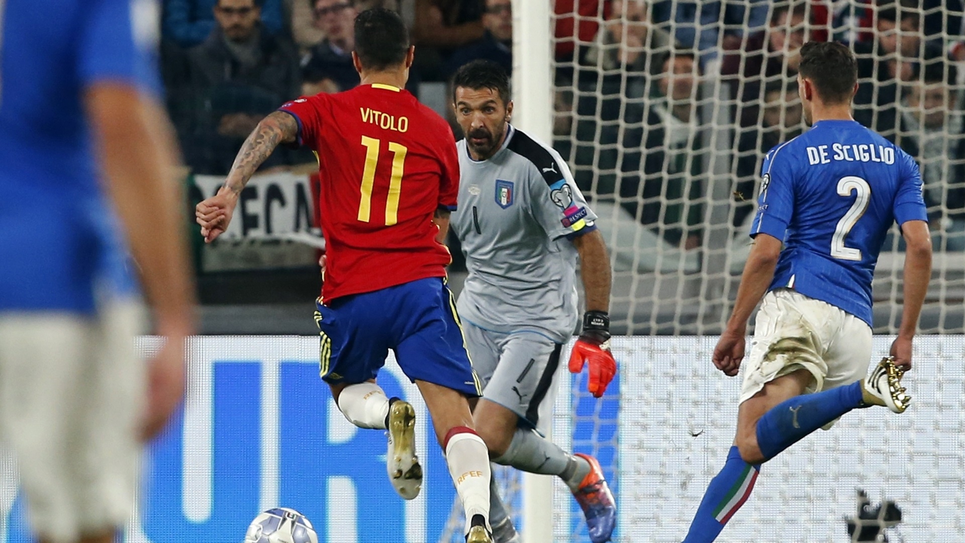 Allegri: &ldquo;&Eacute; blasf&ecirc;mia criticar Buffon&rdquo;