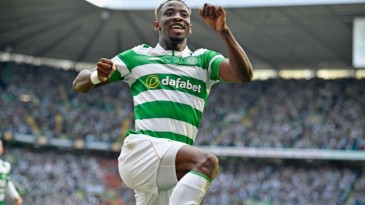 Nada melhor que decidir um clássico nos minutos finais com um golaço, certo Dembélé?