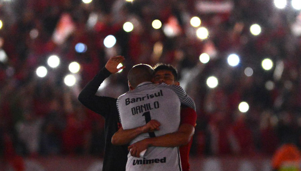 O que Danilo Fernandes fez contra o Coxa &eacute; para receber a gratid&atilde;o eterna dos colorados