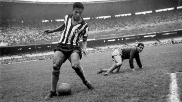 Garrincha, 83 anos de seu nascimento: A vez em que Mané criou o grito de olé