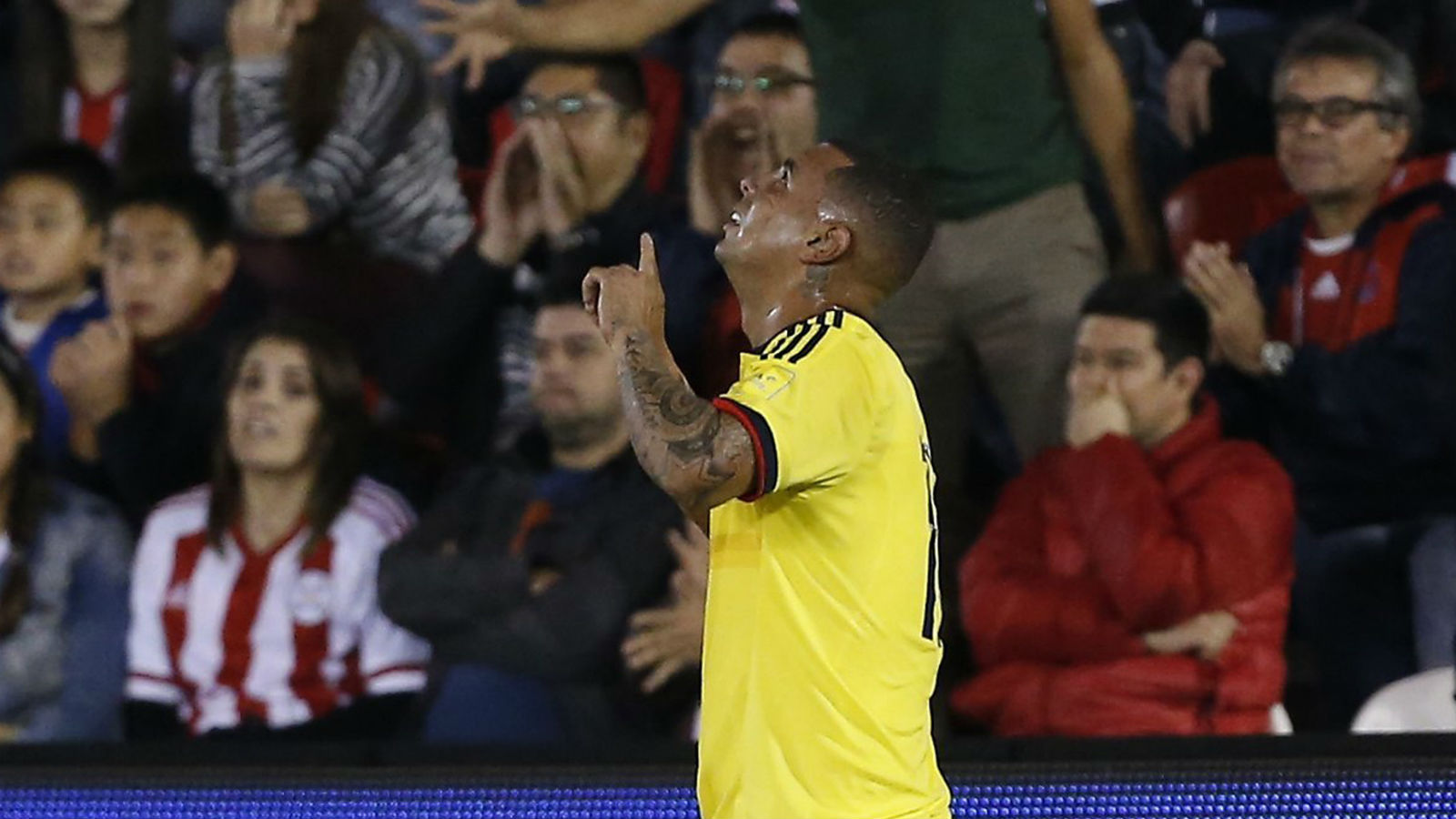A Col&ocirc;mbia conquistou a vit&oacute;ria mais importante da rodada, e com um gola&ccedil;o no finzinho
