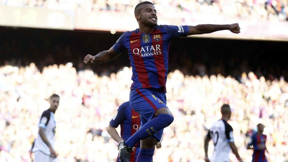 Ap&oacute;s ano perdido, Rafinha come&ccedil;a temporada com tudo pelo Barcelona