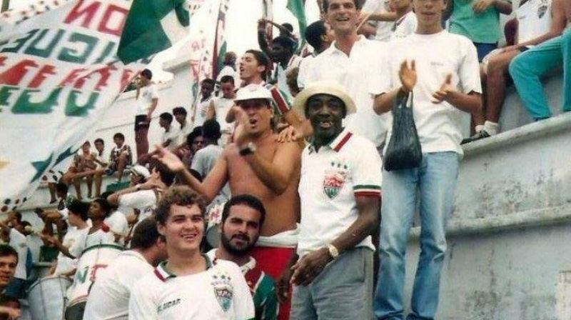 O Ti&atilde;o Macal&eacute; al&eacute;m do humor: Tricolor doente, alvo do Botafogo e lenda do futebol de praia