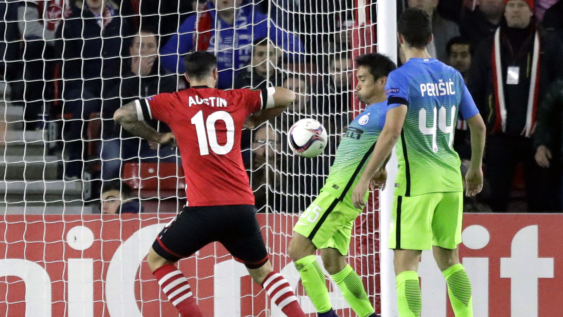 Inter merece perder do Southampton e vai para lanterna do seu grupo