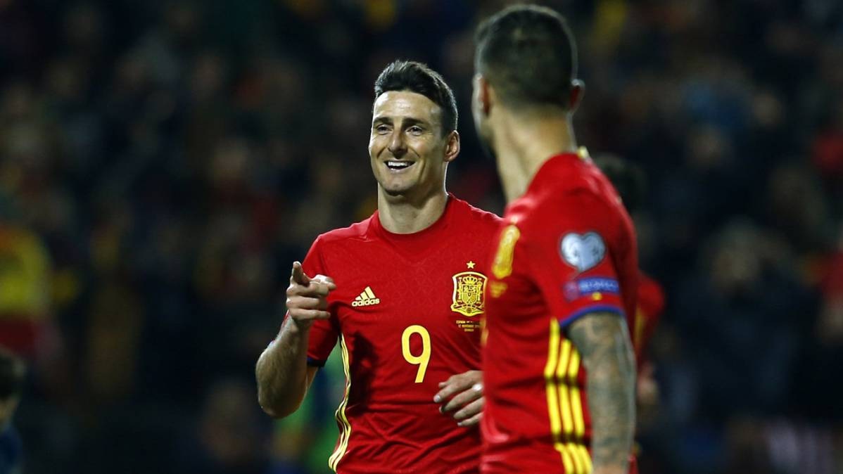 Aduriz volta &agrave; sele&ccedil;&atilde;o espanhola com faro de gol afiado e bate recorde contra a Maced&ocirc;nia