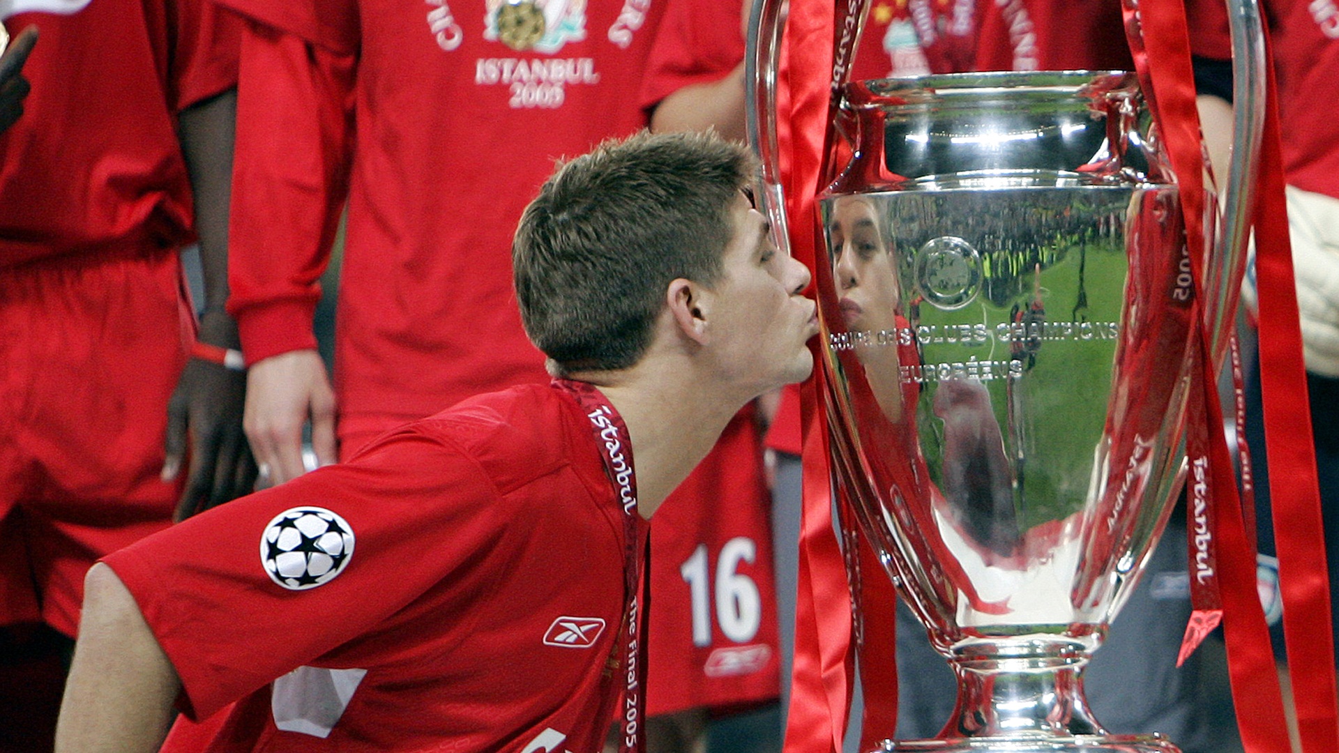Dez hist&oacute;rias sobre o Liverpool campe&atilde;o europeu de 2005, o t&iacute;tulo que provou que milagres existem