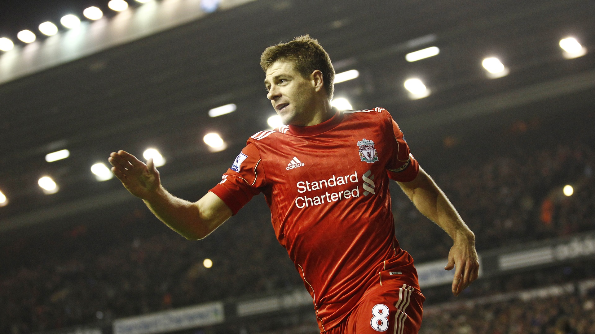 Nos 40 anos de Gerrard, um v&iacute;deo com 40 gola&ccedil;os que destacam a classe da lenda do Liverpool