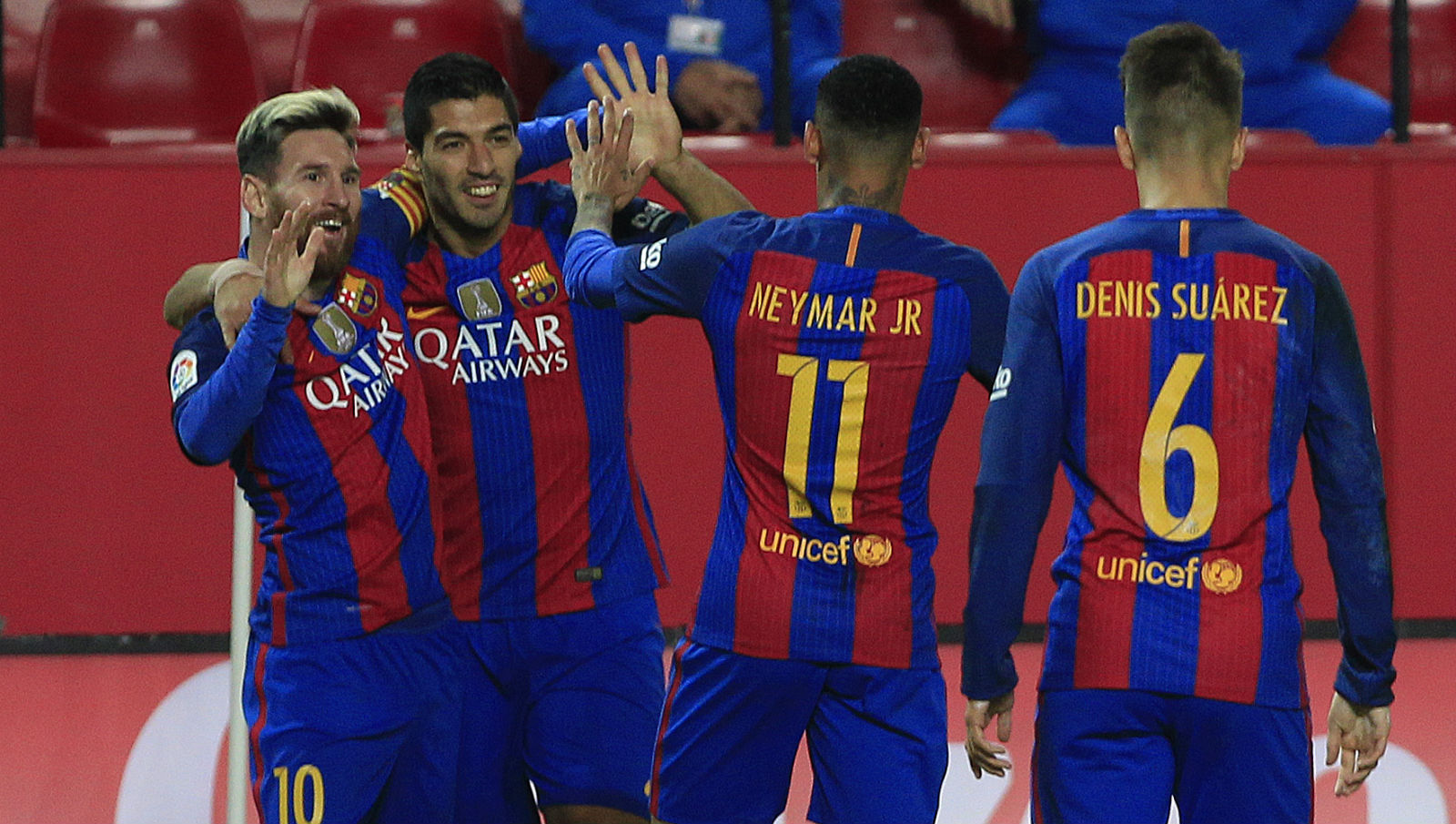Messi teve uma atua&ccedil;&atilde;o brilhante para buscar a virada contra o Sevilla na Andaluzia