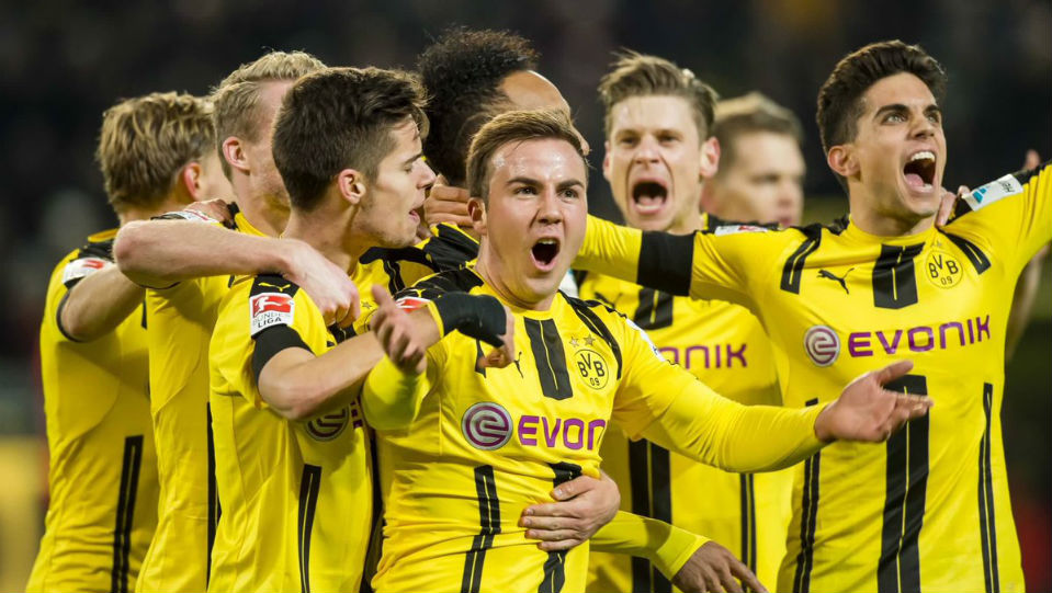 O Signal Iduna Park rugiu mais alto com a vit&oacute;ria mai&uacute;scula do Dortmund sobre o Bayern