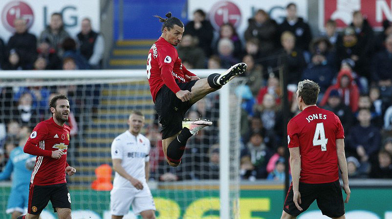Gola&ccedil;o de Pogba, dois de Ibra: Manchester United, enfim, volta a vencer na Premier League
