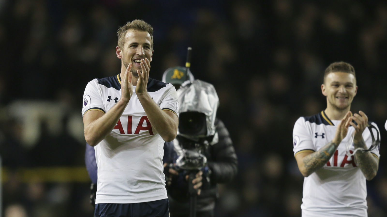 Harry Kane saiu ao resgate do Tottenham e garantiu uma sofrida virada sobre o West Ham
