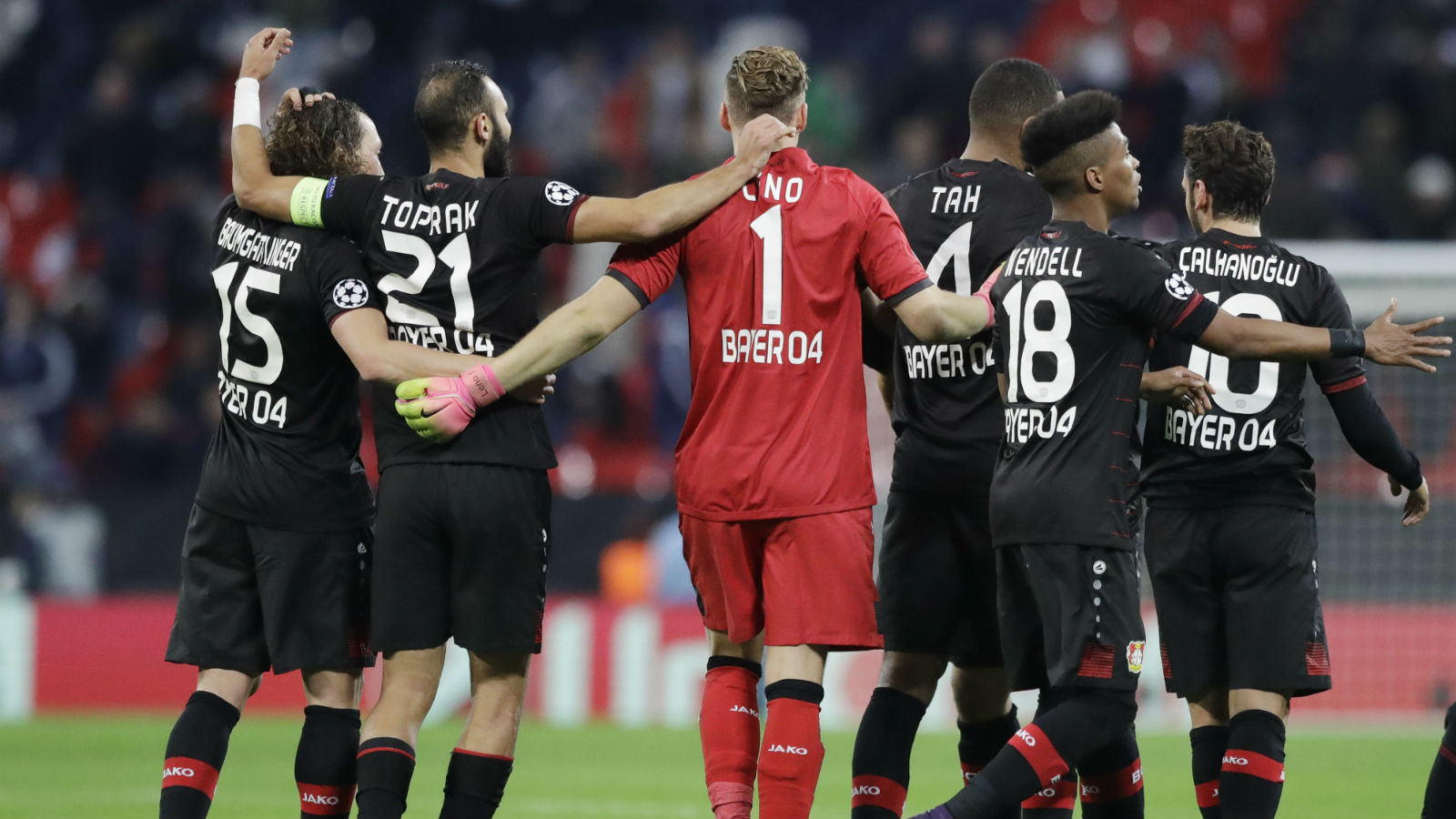 O Leverkusen frustrou 85 mil em Wembley e complicou a situa&ccedil;&atilde;o do Tottenham na Champions