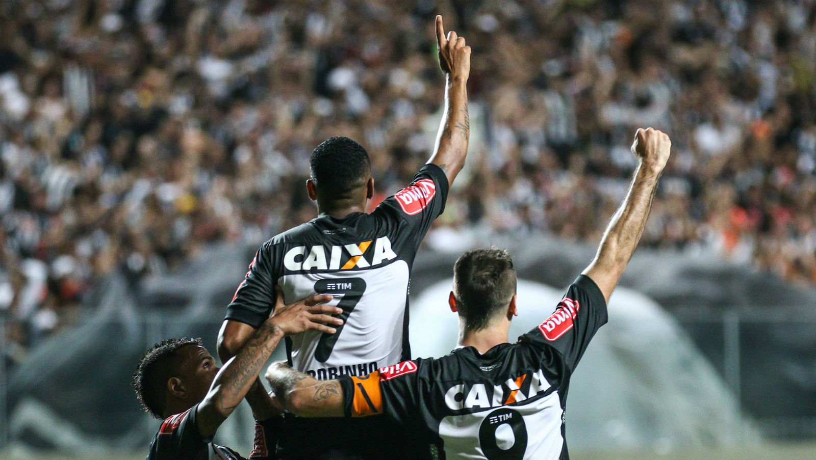 Pratto e Robinho arrebentaram, e o talento que sobra ao Galo salva a inconsist&ecirc;ncia coletiva