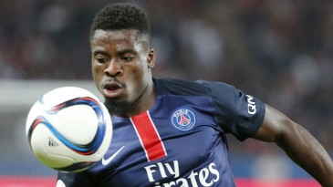 Aurier tem visto revogado para entrar no Reino Unido e será desfalque do PSG contra o Arsenal