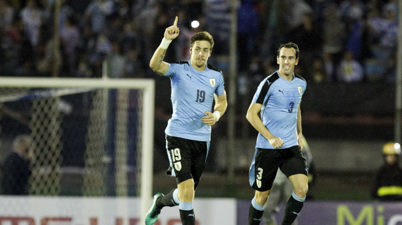 Seis vit&oacute;rias em seis jogos: O Uruguai &eacute; uma m&aacute;quina de esmagar advers&aacute;rios no Centen&aacute;rio