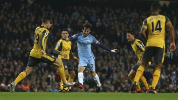 Um City agressivo com a bola nos pés voltou do intervalo e buscou a virada sobre o Arsenal