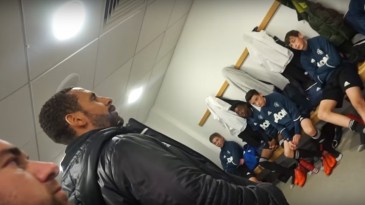 Ferdinand faz discurso de incentivo para a garotada do United após derrota de 9 a 0 para o City