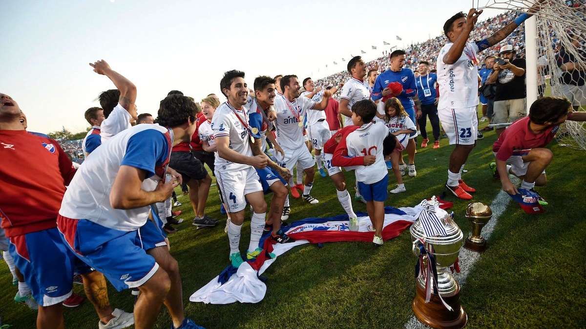 No Uruguai, a festa n&atilde;o &eacute; do pa&iacute;s inteiro, mas &eacute; Nacional: Bolso sagra-se campe&atilde;o pela 46&ordf; vez