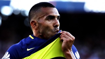 Chineses colocam cláusula anti-saudade caso Tevez volte à América do Sul antes do fim do contrato