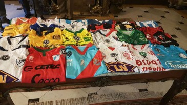 Os 30 clubes da primeira divisão argentina juntaram-se para enviar uma camisa cada à Chape