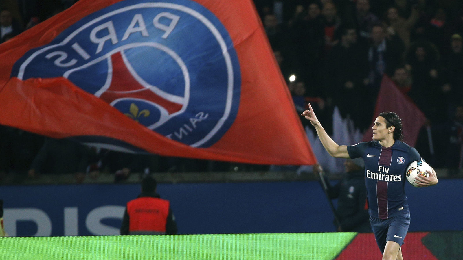 O Nice estremeceu o Parc des Princes, mas Cavani evitou um preju&iacute;zo maior ao PSG