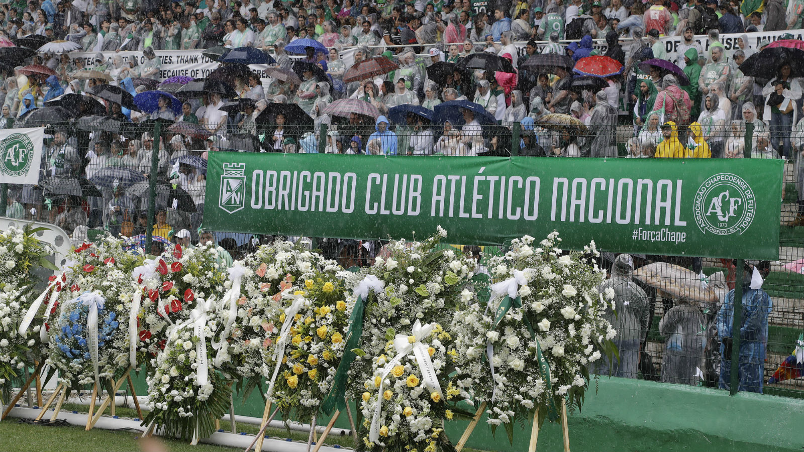 Al&eacute;m da Chape campe&atilde;, Conmebol tamb&eacute;m premia com toda justi&ccedil;a o Fair Play do Atl&eacute;tico Nacional