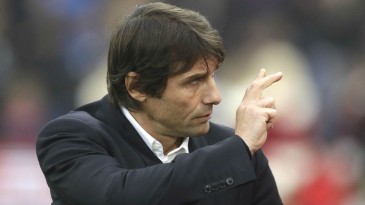 Boa gente: Conte chamou jornalistas que cobrem o Chelsea para tomar cerveja antes do Natal
