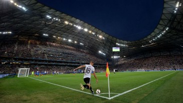 Aprecie sem moderação: 7 minutos só com lançamentos perfeitos de Toni Kroos