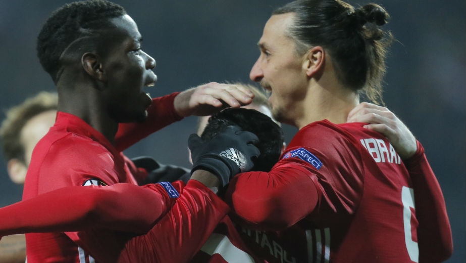 Estrelas decidem, e Manchester United transforma sua evolu&ccedil;&atilde;o em mais uma vit&oacute;ria