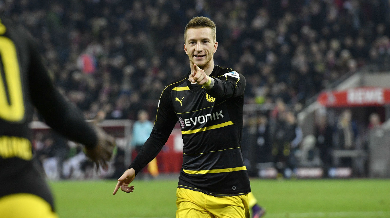 Voando baixo desde sua volta, Reus foi ao resgate e garantiu o empate ao Dortmund