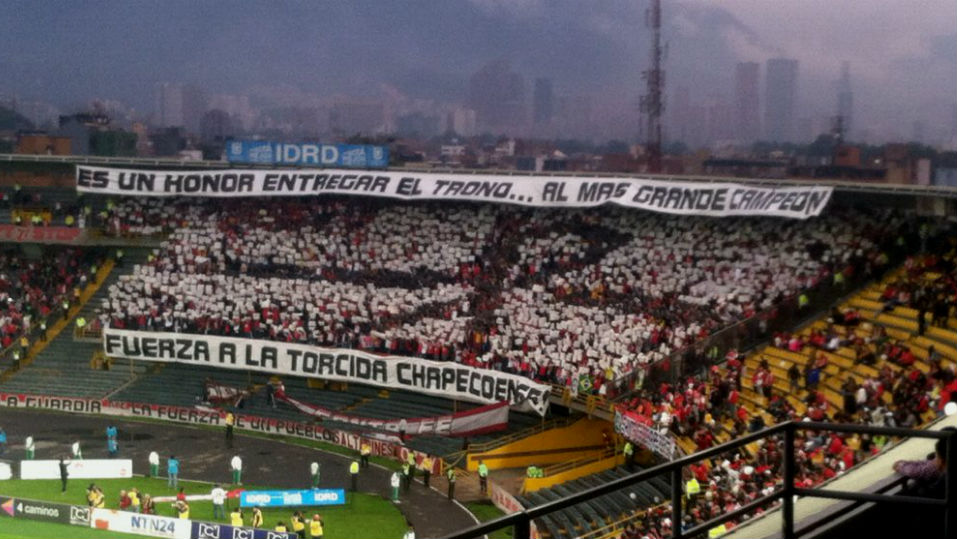 [V&iacute;deo] O Santa Fe passou o trono da Sul-Americana &agrave; Chape com um baita mosaico