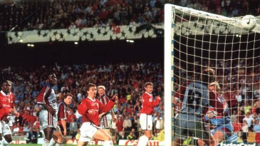 Raridade: os três minutos finais de United 2×1 Bayern em 1999 filmados da beira do gramado