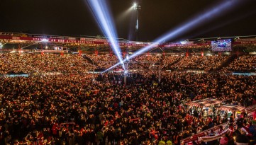 Após atentado em Berlim, a celebração do Natal no estádio do Union teve significado ainda maior