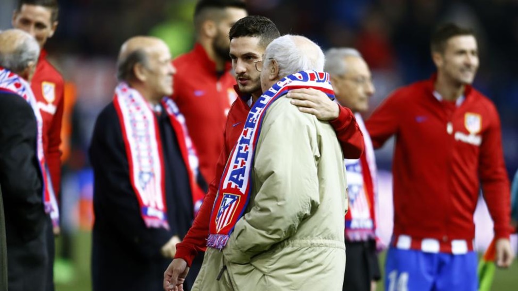 [V&iacute;deo] Atl&eacute;tico de Madrid promove linda homenagem a seus fi&eacute;is torcedores mais antigos