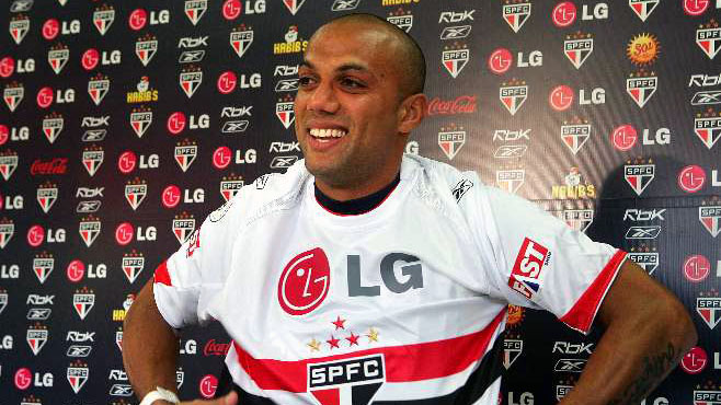 O ano &eacute; 2017 e os dirigentes ainda caem no clich&ecirc; de &ldquo;jogador de Libertadores&rdquo;