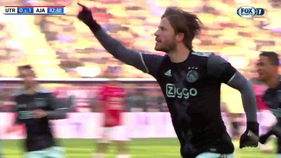 Gola&ccedil;o! A bomba de Lasse Schone que deu a vit&oacute;ria ao Ajax no Holand&ecirc;s