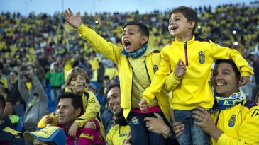 Novo podcast para encarar a quarentena: É Proibido Vaiar traz leituras de textos de futebol