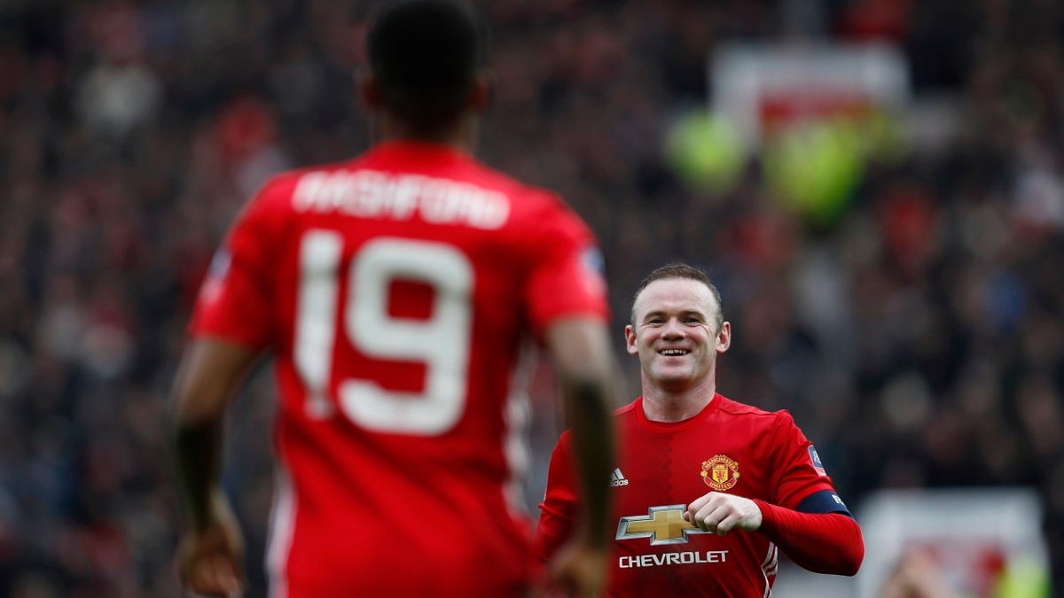 Manchester United 4&times;0 Reading: Quando as for&ccedil;as ofensivas dos jovens e dos veteranos se encontram